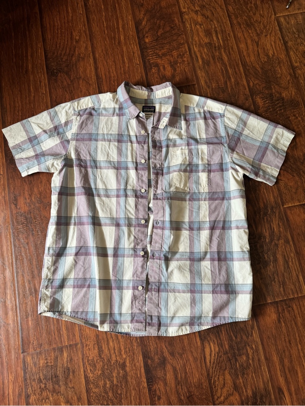 Men's Patagonia Short Sleeve Plaid Button-Up Shirt White, Purple, Blue Large